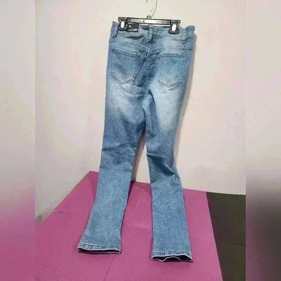 Fashin Nova Jean Pants Size 11 NEW WITH TAGS distressed Medium Blue Wash - Picture 2 of 5
